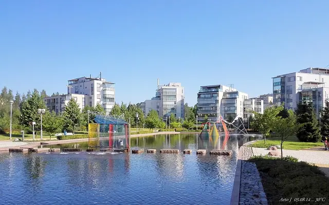 Keravan keskuskoulun luistelukenttä