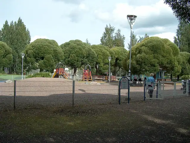 Salavapuiston leikkipaikka